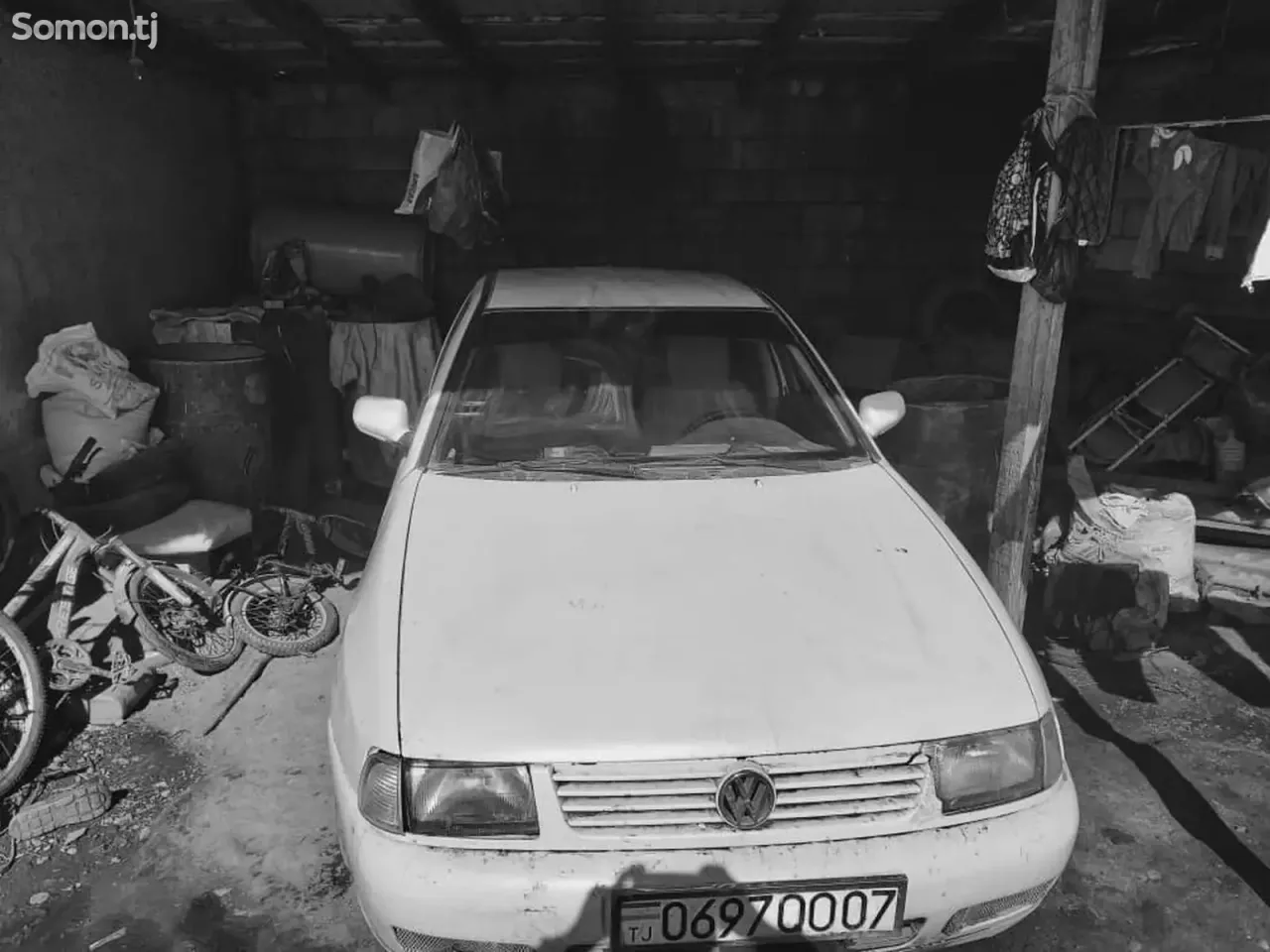 Volkswagen Polo 1999 · 1.6 MT