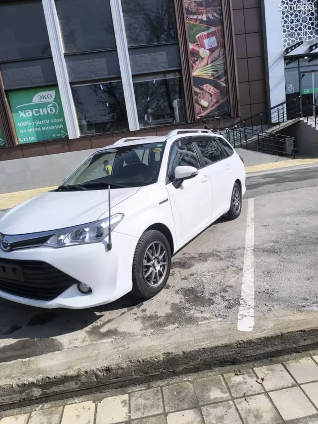 Toyota Fielder 2015 · 1.5 AT