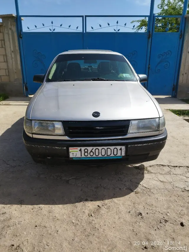 Opel Vectra A 1991 · 1.6 MT