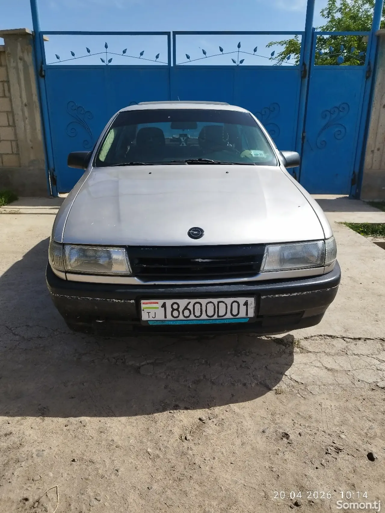 Opel Vectra A 1991 · 1.6 MT