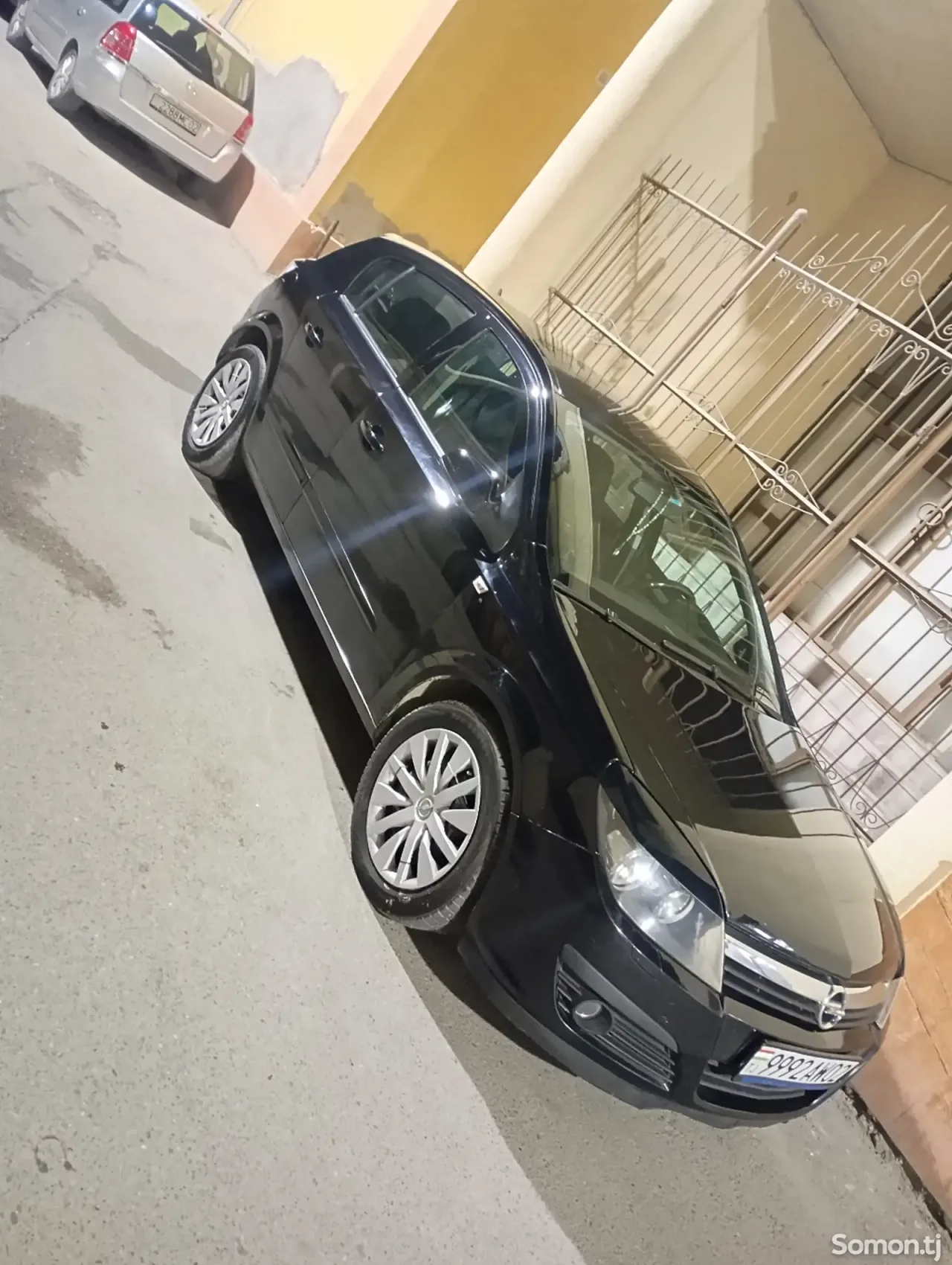 Opel Astra H 2006 · 1.6 MT