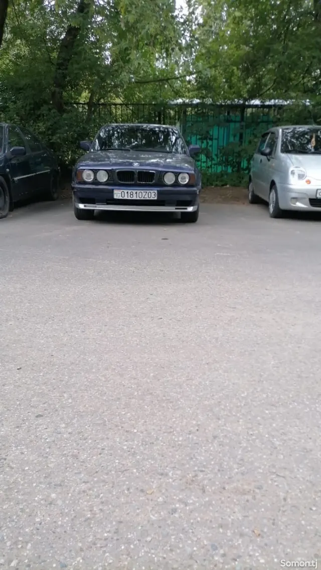 BMW 5 series 1988 · 2.0 MT