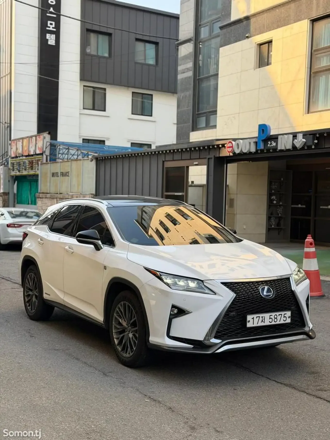 Lexus RX series 2017 · 4.5 AT