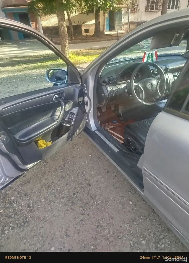 Mercedes-Benz C class 2003 · 2.3 MT