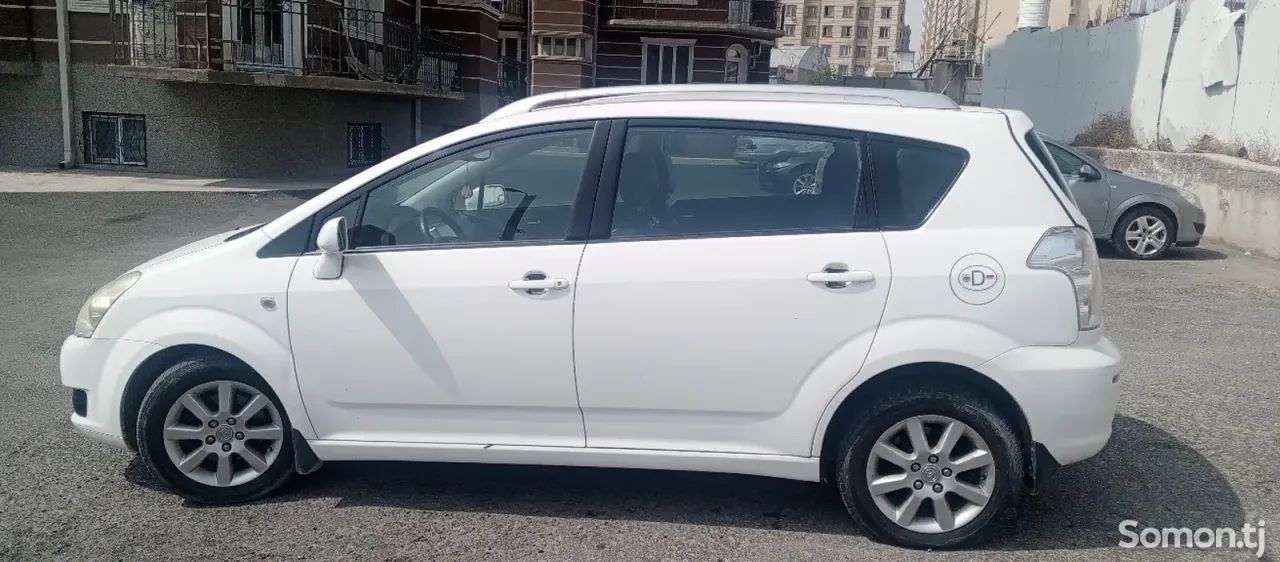 Toyota Verso 2008 · 2.2 MT