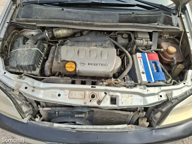 Opel Zafira 1999 · 1.8 MT