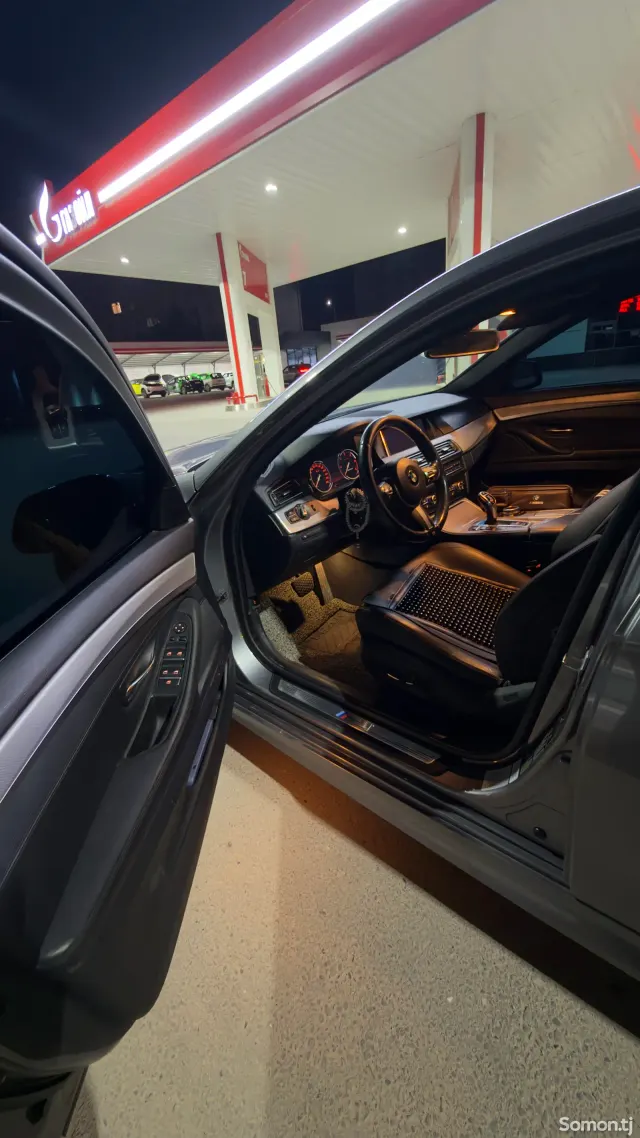 BMW 5 series 2014 · 3.0 AT