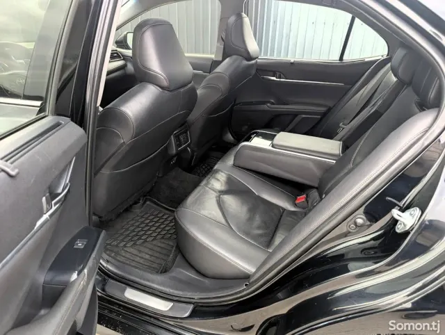 Toyota Camry 2019 · 3.5 AT