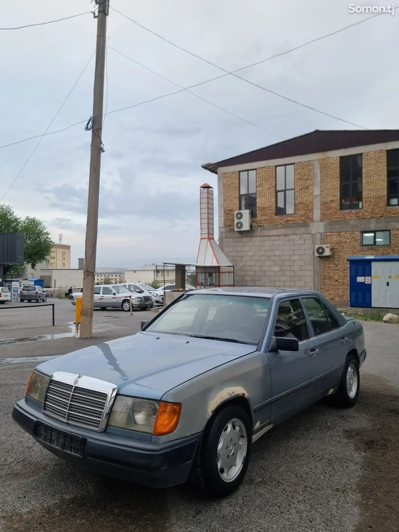 Mercedes-Benz W124 1987 · 2.5 MT