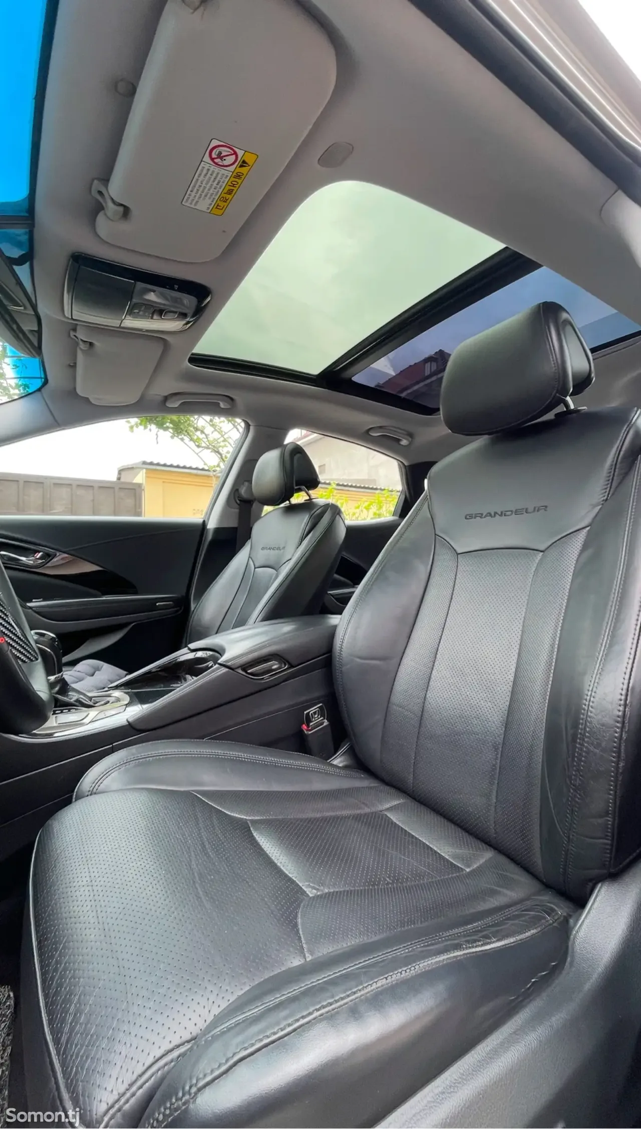 Hyundai Grandeur 2011 · 2.4 AT