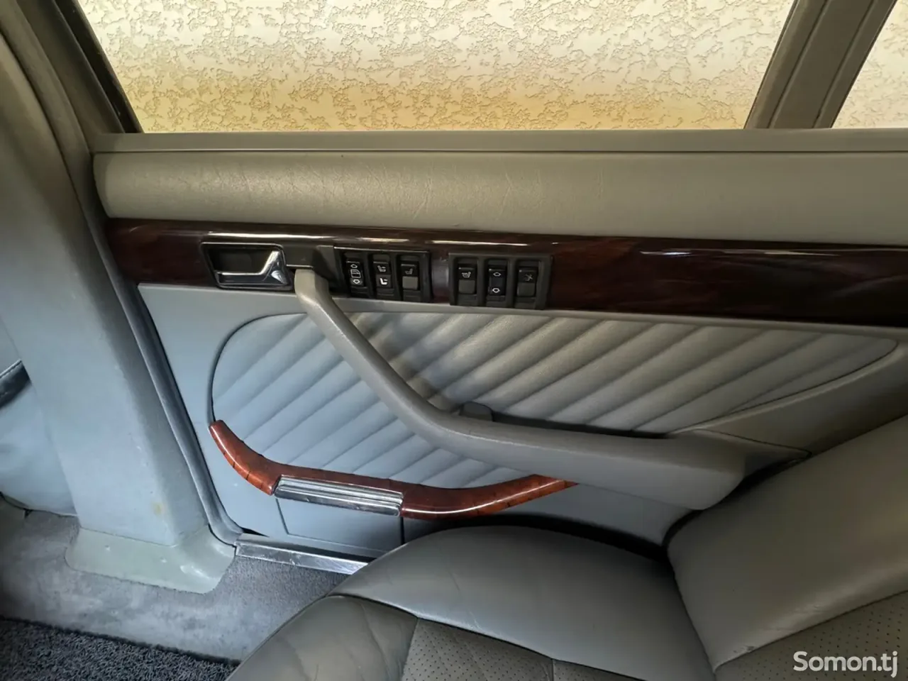 Mercedes-Benz S class 1991 · 5.6 AT