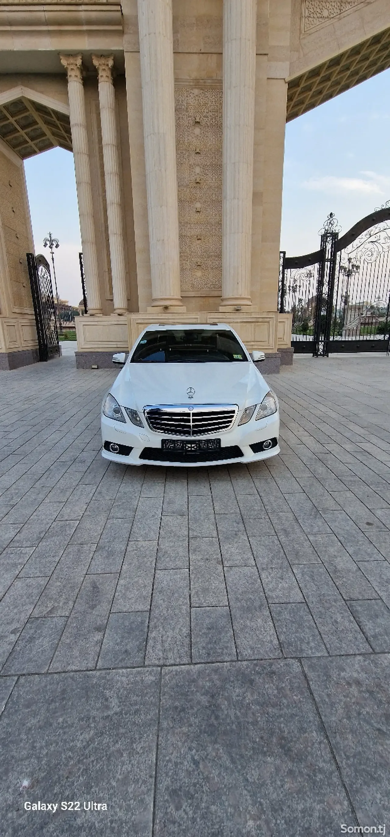 Mercedes-Benz E class 2010 · 3.5 AT