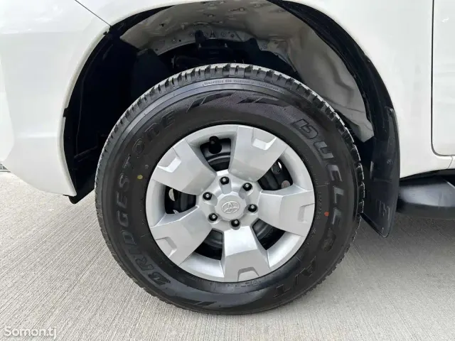 Toyota Hilux 2025 · 2.4 MT