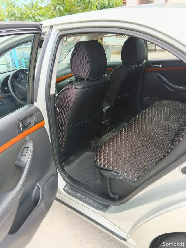 Toyota Avensis 2006 · 6.5 MT