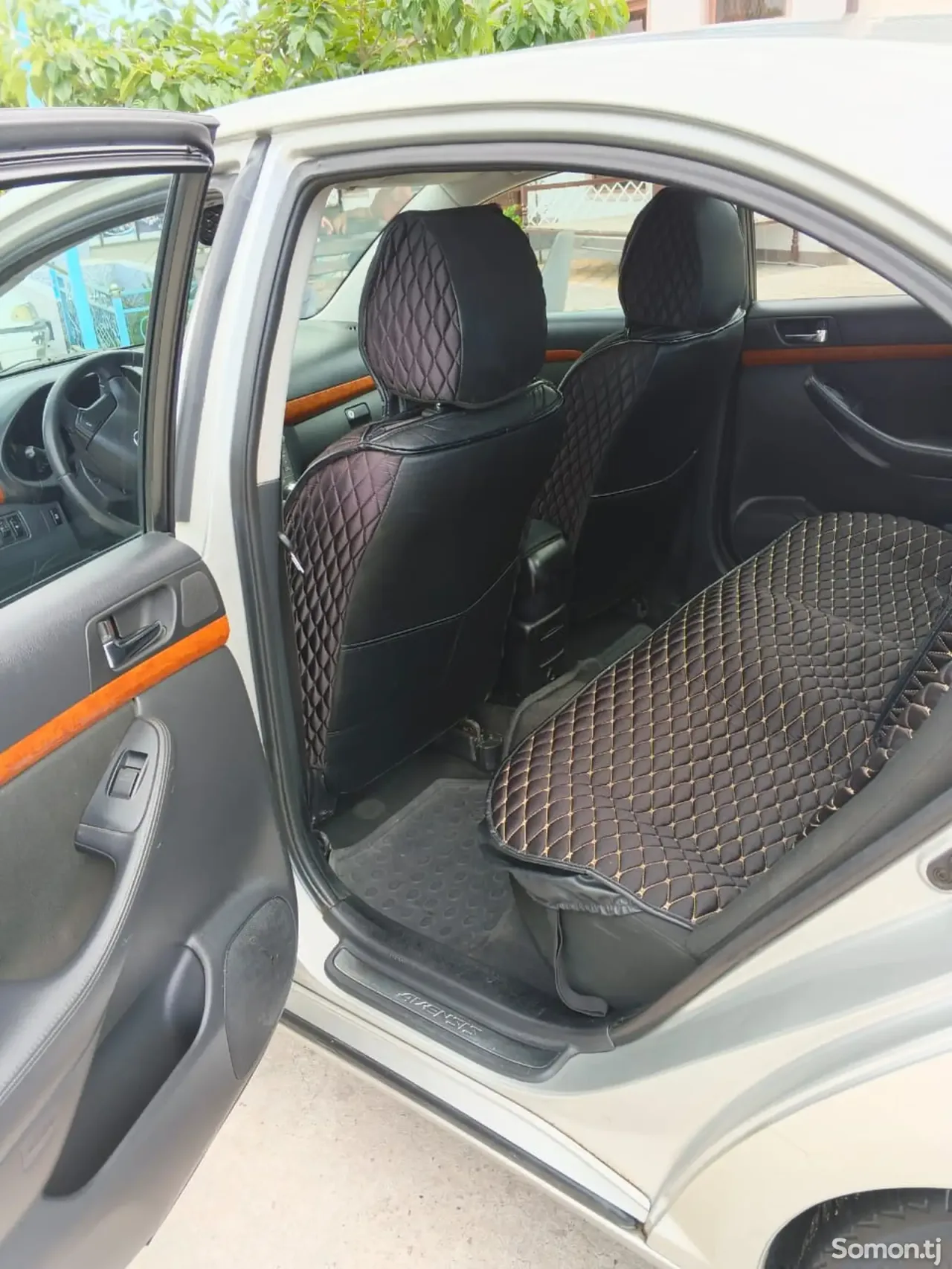 Toyota Avensis 2006 · 6.5 MT