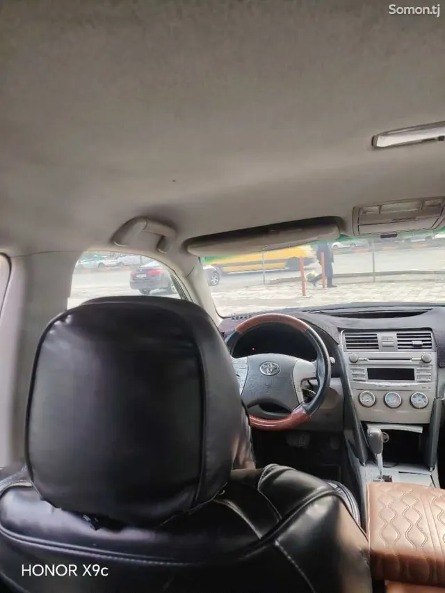 Toyota Camry 2011 · 2.5 AT