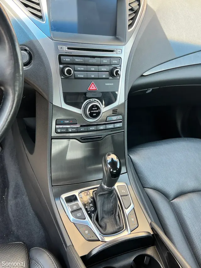 Hyundai Grandeur 2014 · 2.4 AT
