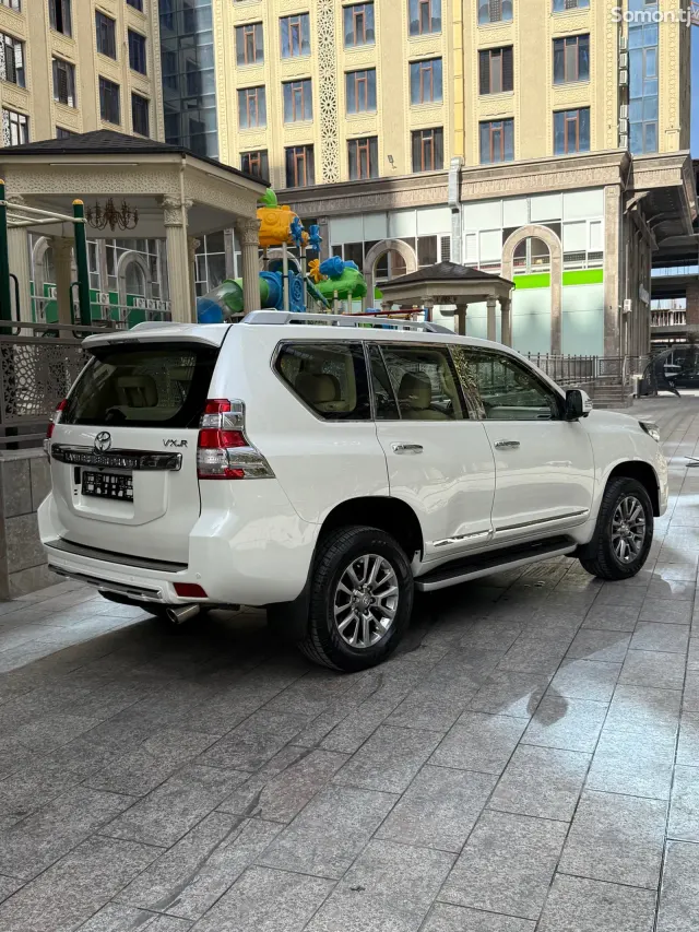 Toyota Land Cruiser Prado 2015 · 4.0 AT