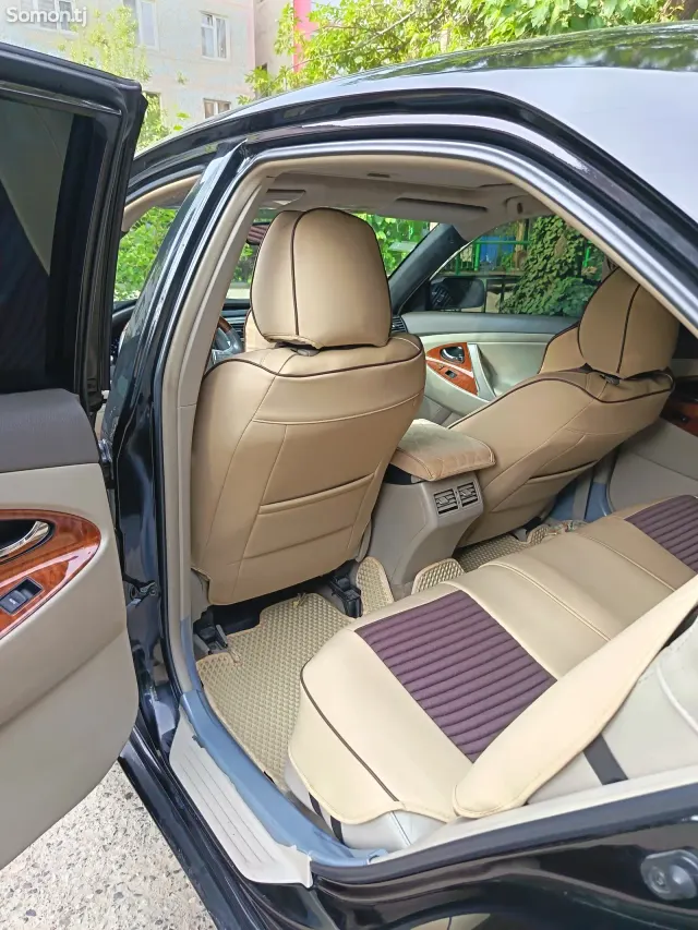 Toyota Camry 2011 · 2.5 AT