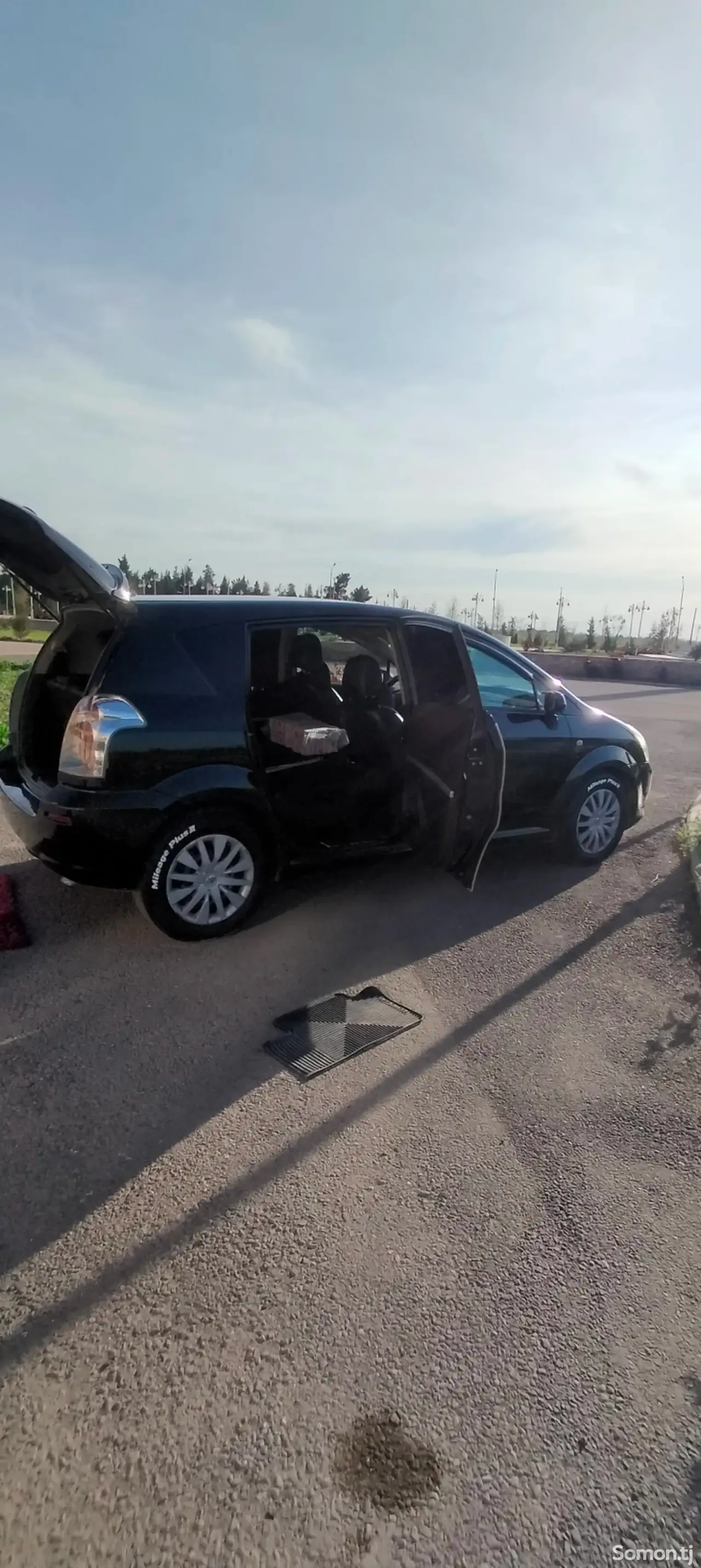 Toyota Verso 2006 · 2.2 MT