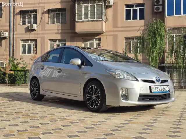 Toyota Prius 2011 · 1.8 CVT