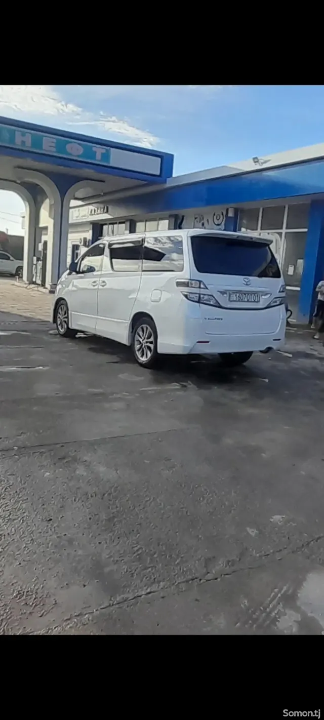 Toyota Vellfire 2010 · 2.4 AT