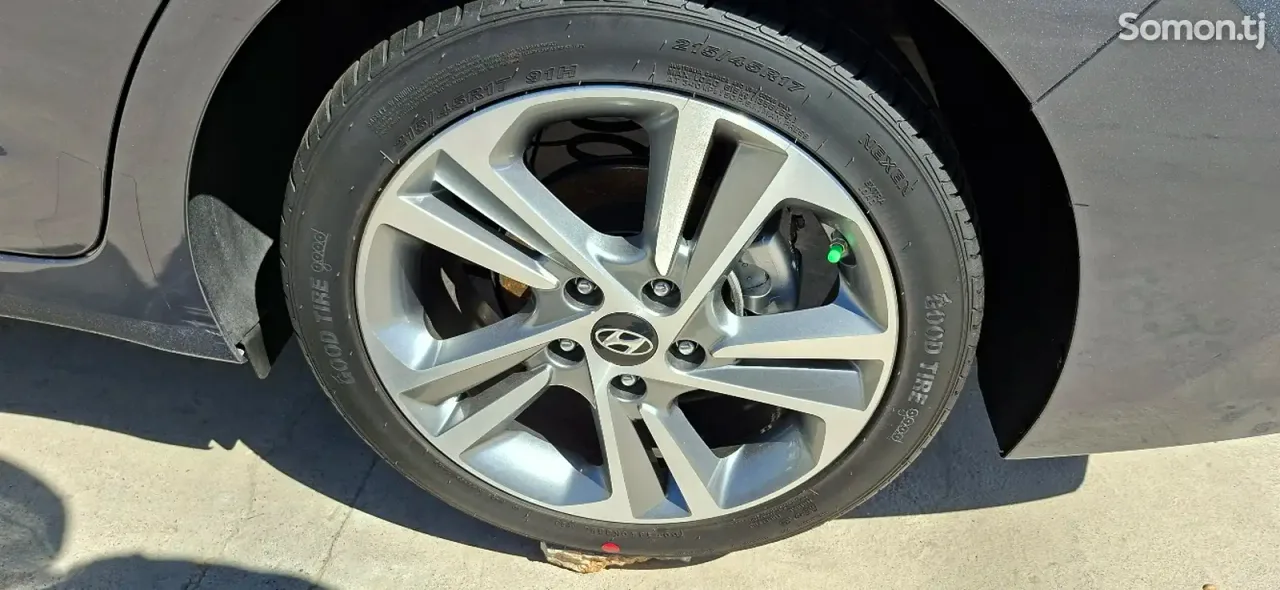 Hyundai Avante 2016 · 1.6 AT