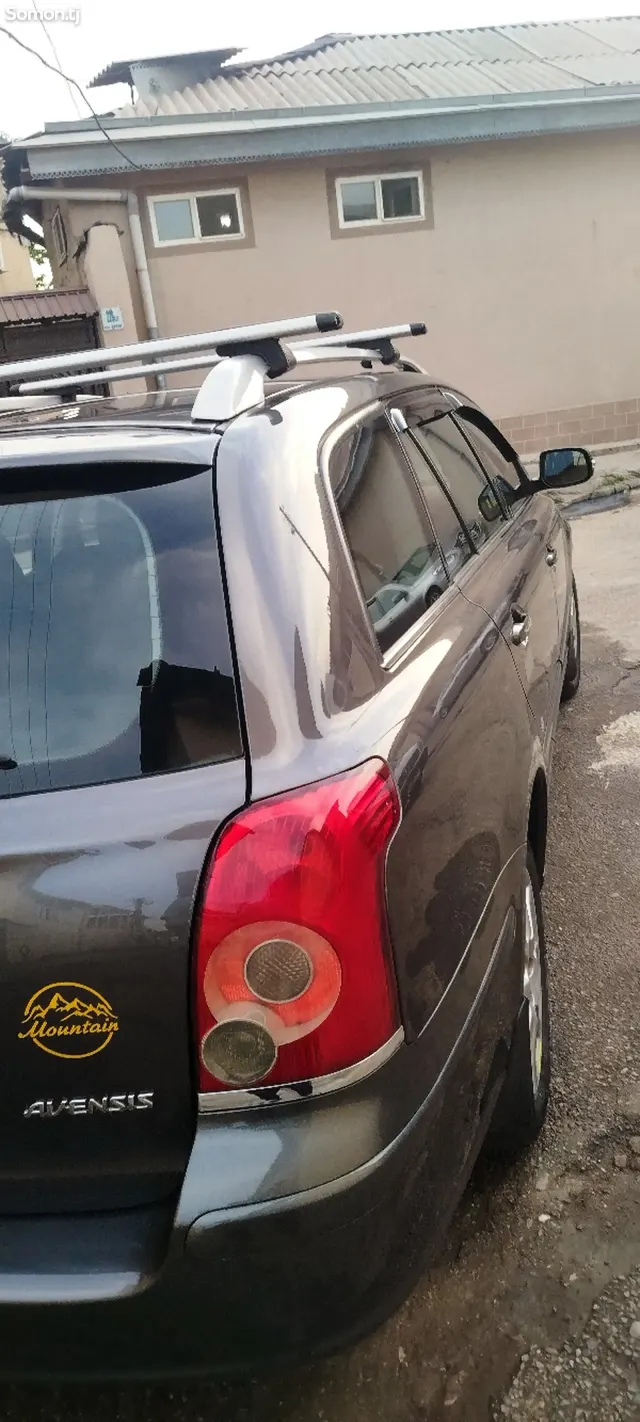Toyota Avensis 2008 · 1.8 MT