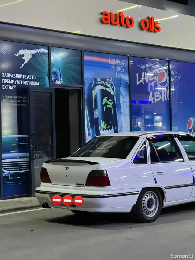 Daewoo Nexia 1995 · 1.6 MT
