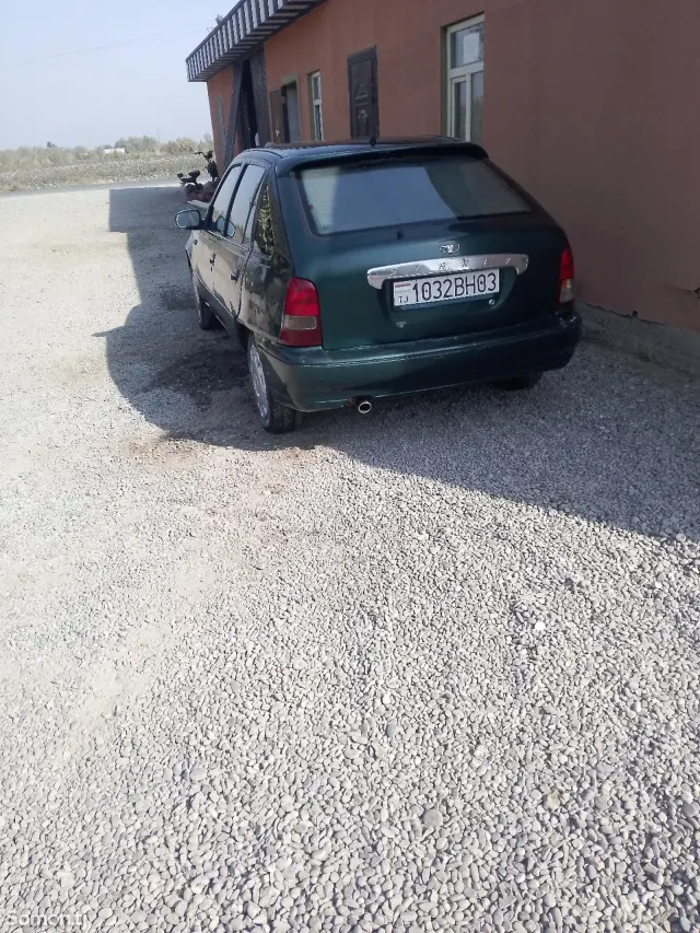 Daewoo Nexia 1996 · 1.6 MT
