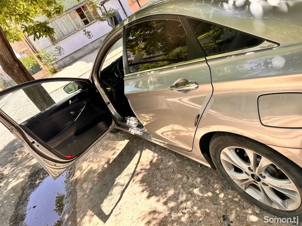 Hyundai Elantra 2010 · 2.0 AT