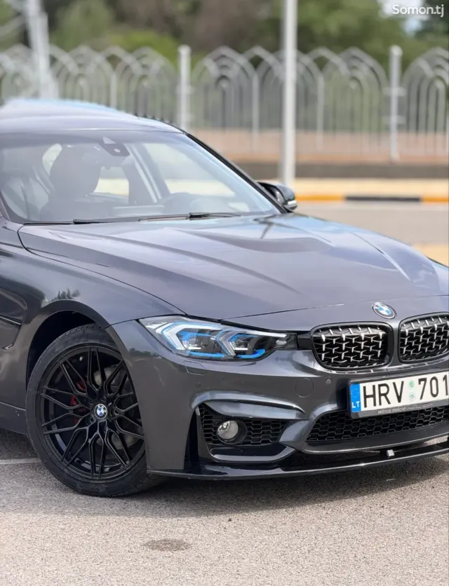 BMW 3 series 2017 · 5.2 AT