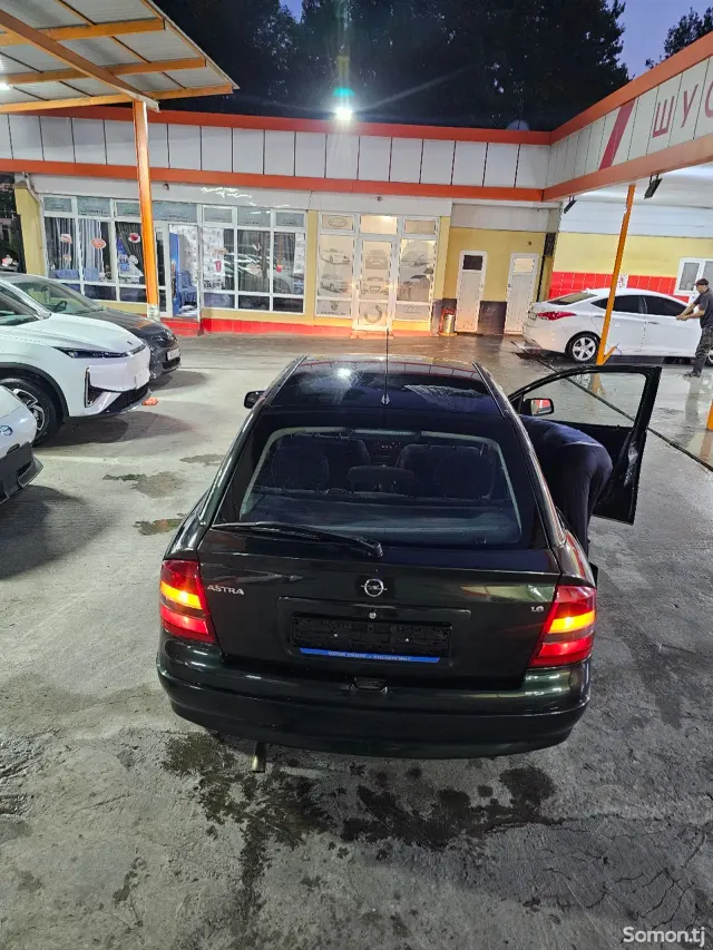 Opel Astra G 2000 · 1.6 MT