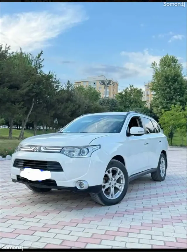 Mitsubishi Outlander 2014 · 3.0 AT
