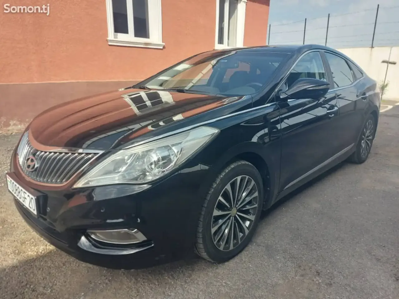 Hyundai Grandeur 2015 · 3.0 AT