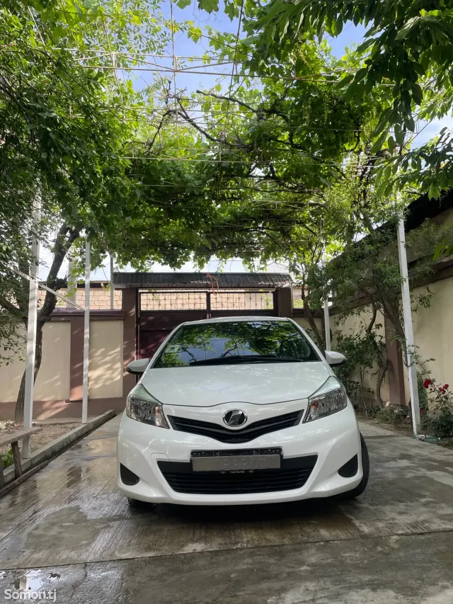 Toyota Vitz 2014 · 1.3 AT
