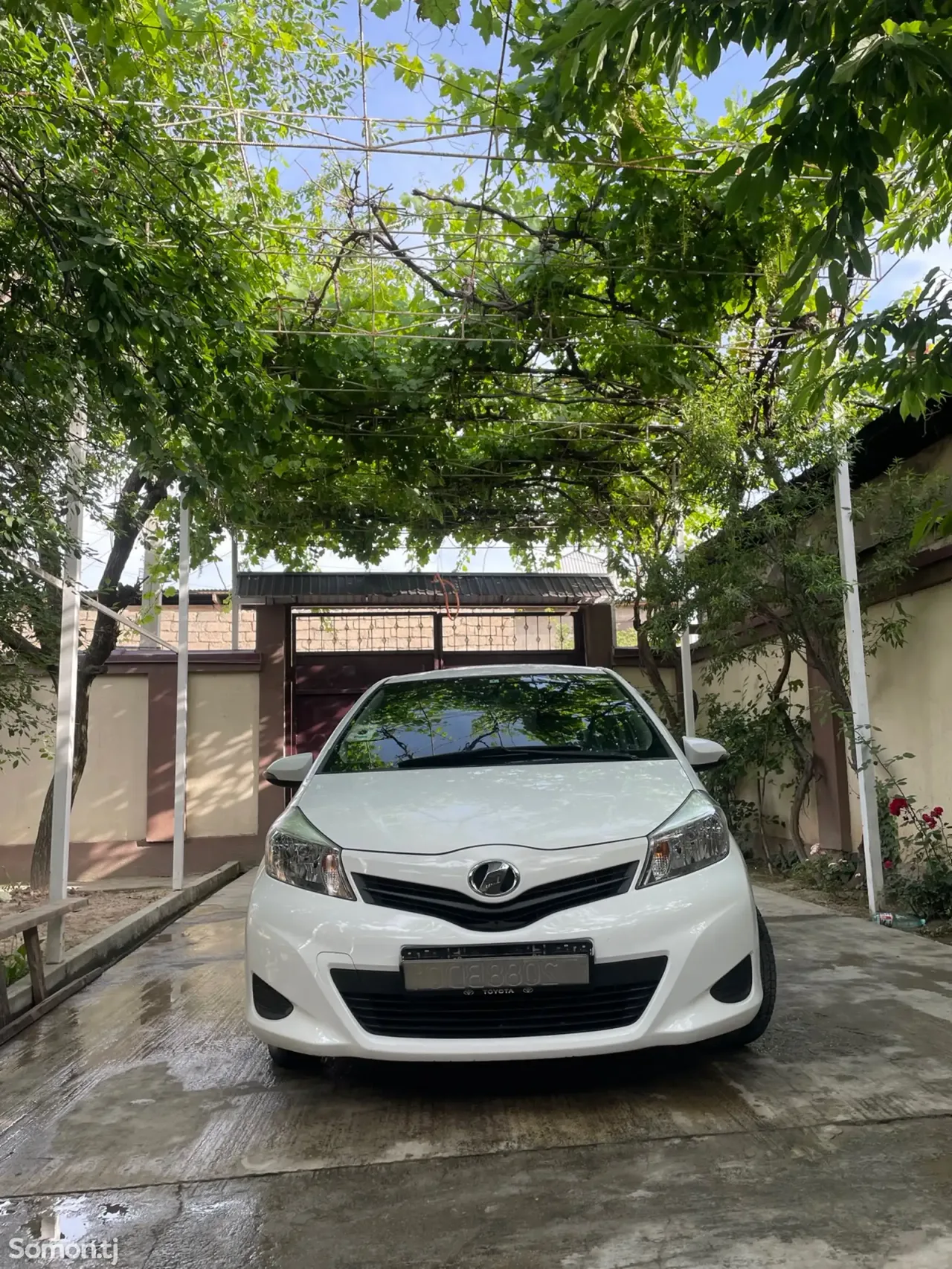 Toyota Vitz 2014 · 1.3 AT