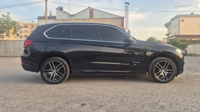 BMW X5 2015 · 3.0 AT