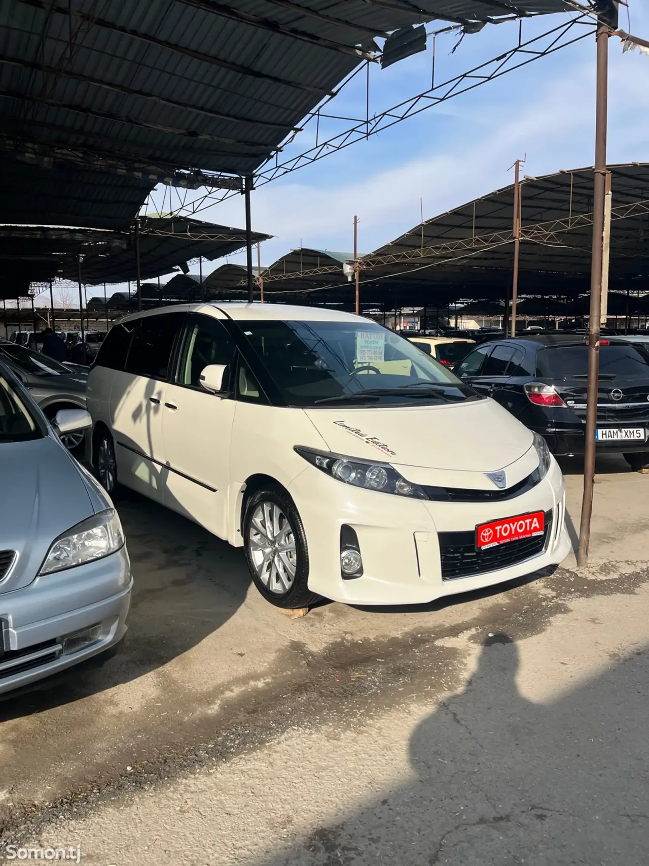 Toyota Estima 2014 · 2.4 AT