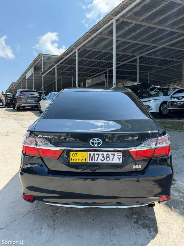 Toyota Camry 2017 · 2.5 AT