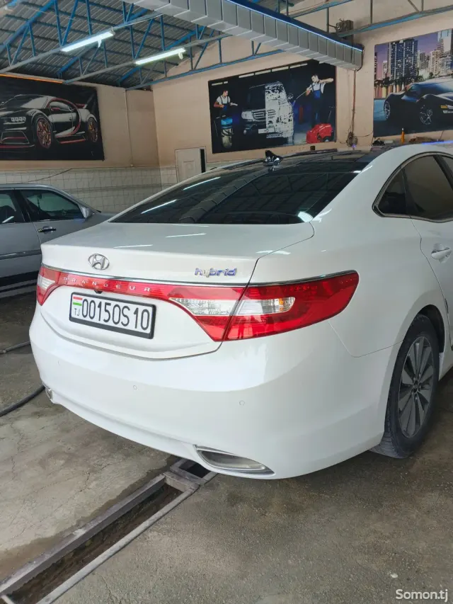 Hyundai Grandeur 2014 · 2.4 AT