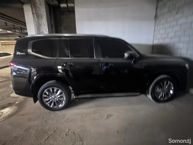 Toyota Land Cruiser 2022 · 3.5 AT