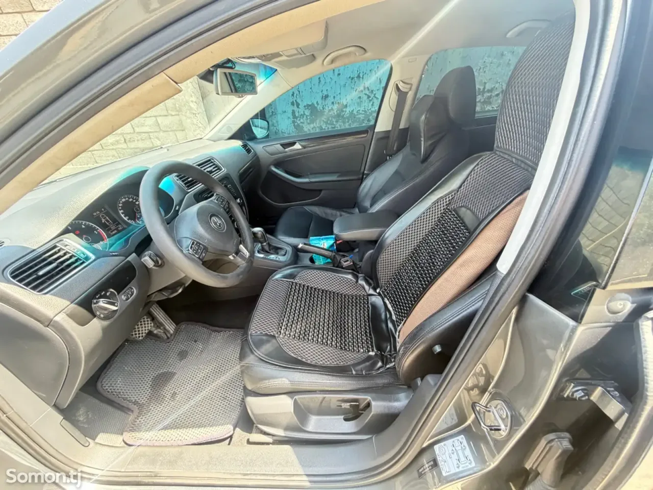 Volkswagen Jetta 2014 · 1.6 AT