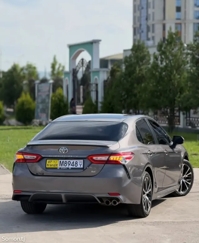 Toyota Camry 2018 · 2.5 AT