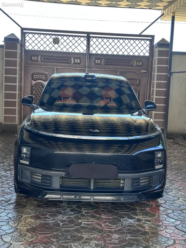 Li Auto (Lixiang) L9 2025 · 2.0 AT