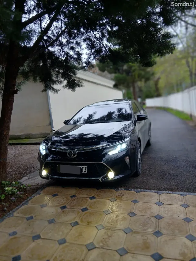 Toyota Camry 2015 · 2.5 AT