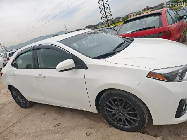 Toyota Corolla 2014 · 1.8 AT