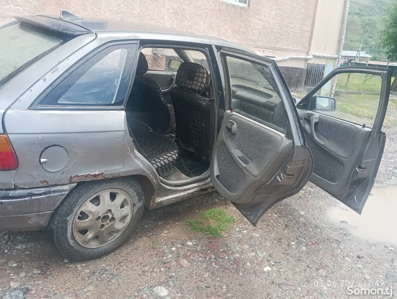 Opel Astra F 1992 · 1.6 MT