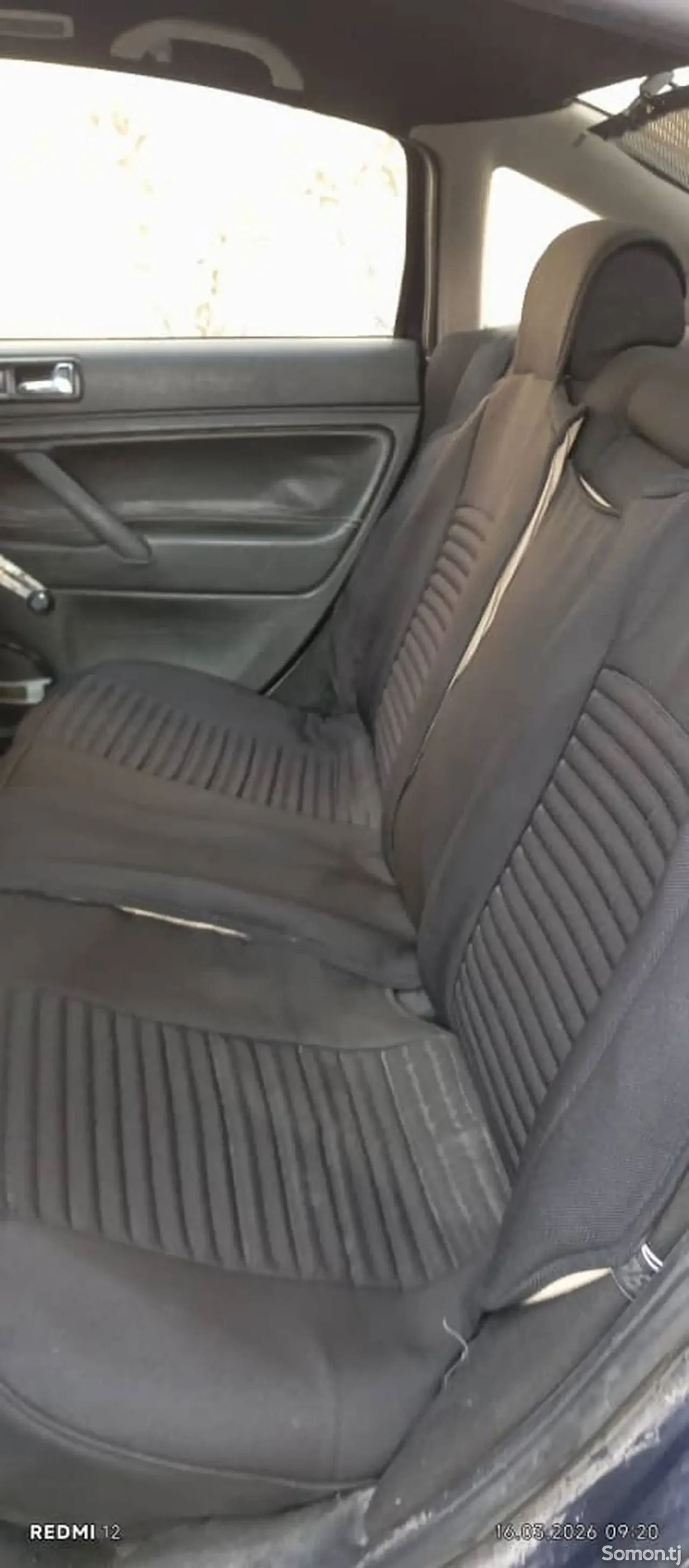 Volkswagen Passat 1998 · 1.6 MT