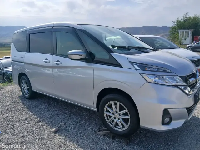 Nissan Serena 2017 · 2.0 AT